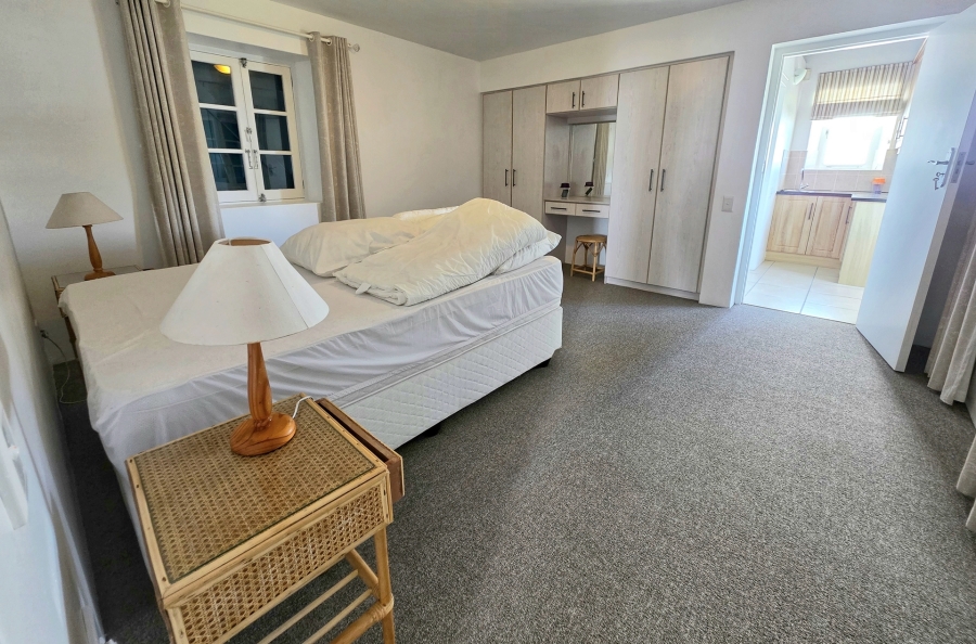 5 Bedroom Property for Sale in Struisbaai Western Cape